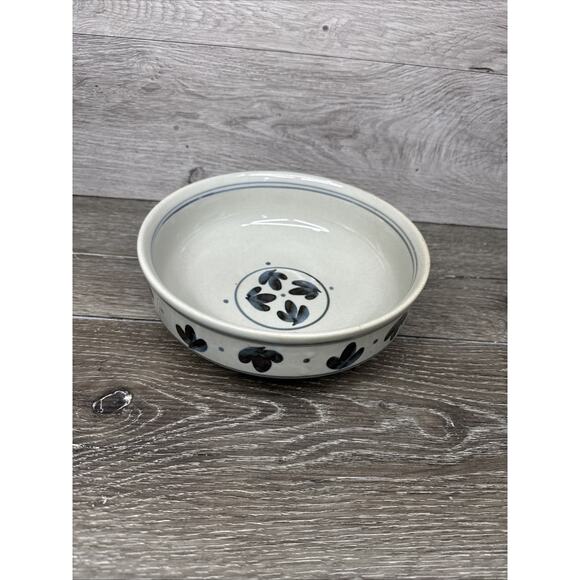 Iron Mountain Martha's Flowers Stoneware Vegetable Bowl 7-7/8” D X 2-7/8"H - Picture 1 of 7